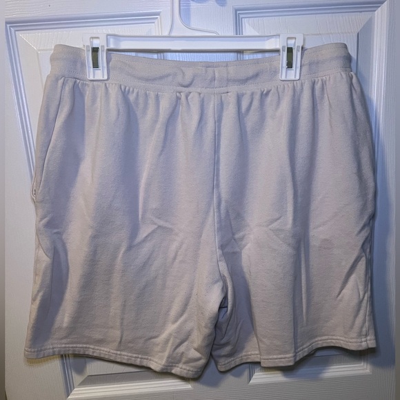 MTV Graphic Beige Shorts Men’s Size XL - Picture 5 of 7